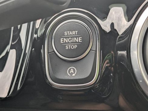Used 2025 Mercedes-Benz GLA 250 image 13
