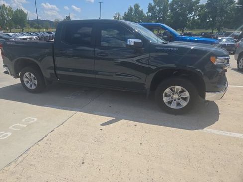 Used 2025 Chevrolet Silverado 1500 LT AWD/4WD image 20