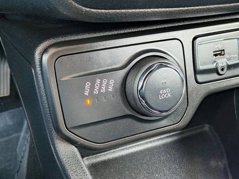 Used 2019 Jeep Renegade Sport image 14