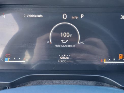 Used 2023 Jeep Grand Cherokee Altitude image 15