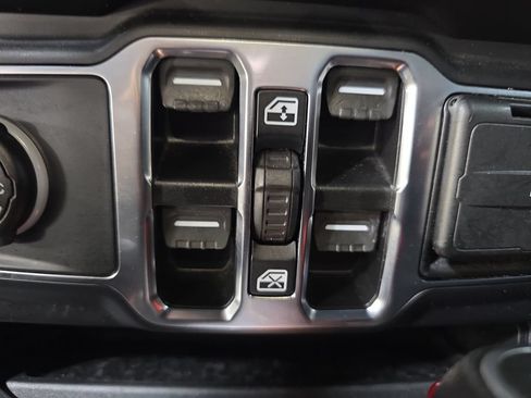 Used 2021 Jeep Wrangler Unlimited Sport AWD/4WD image 26