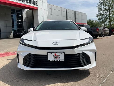 Used 2026 Toyota Camry LE w/ Convenience Package image 3