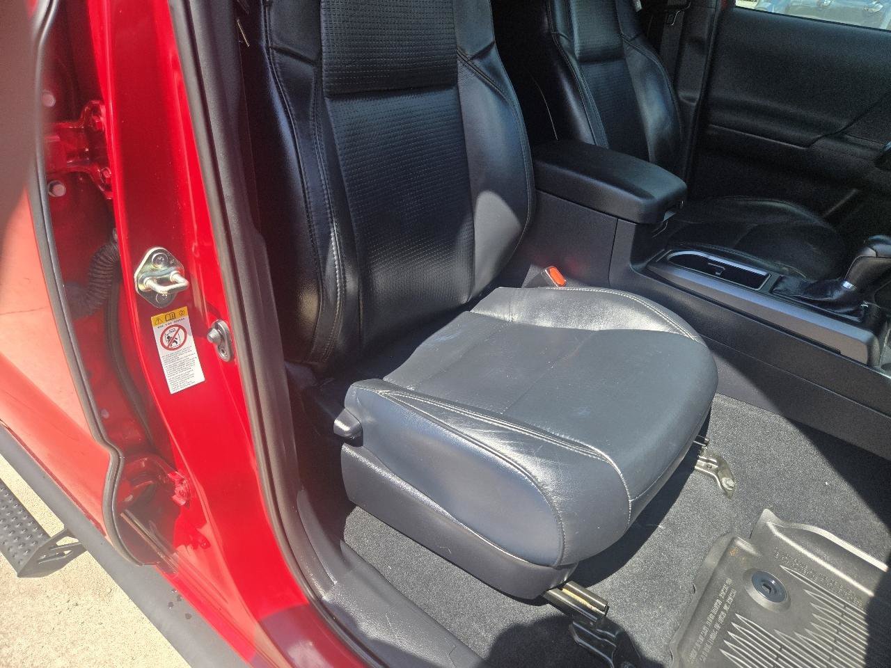 Used 2020 Toyota Tacoma TRD Sport w/ TRD Premium Sport Package RWD image 19