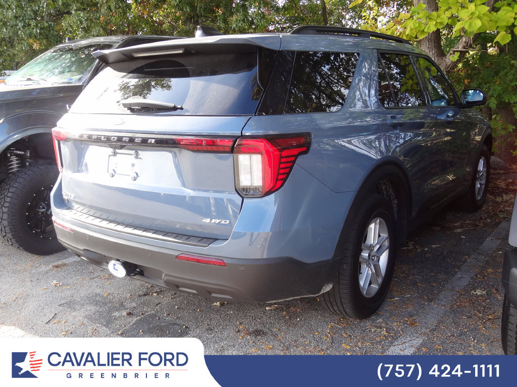 Used 2026 Ford Explorer Active AWD/4WD image 2