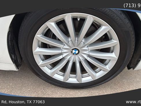Used 2018 BMW 740i xDrive AWD/4WD image 12