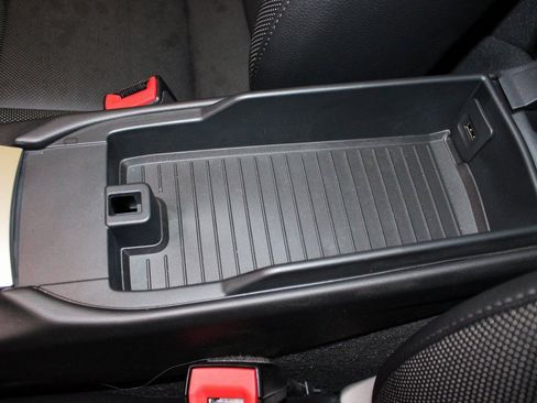 Used 2021 Porsche 718 Boxster image 36