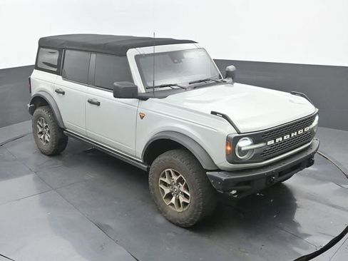 Used 2021 Ford Bronco Badlands image 13