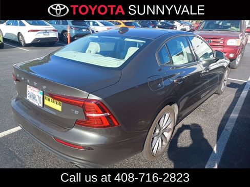 Used 2019 Volvo S60 T5 Momentum FWD image 2