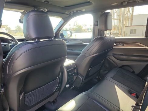 New 2026 Jeep Grand Cherokee Altitude image 11