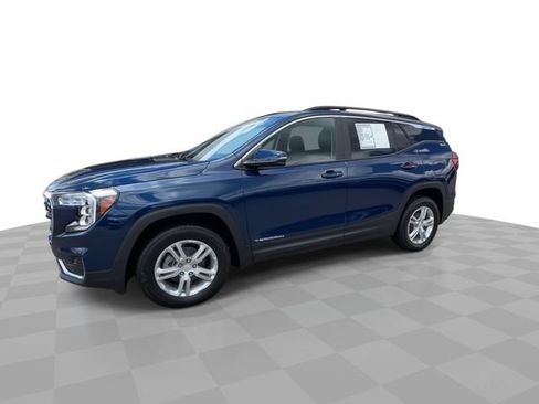 Certified 2023 GMC Terrain SLE w/ Driver Convenience Package AWD/4WD image 4
