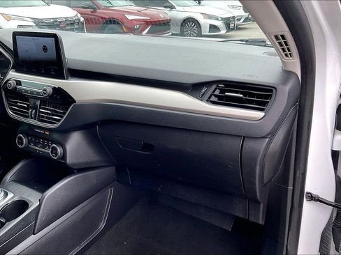 Used 2022 Ford Escape SE w/ SE Sport Appearance Package FWD image 22