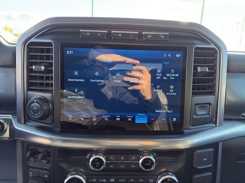 Used 2021 Ford F150 Lariat w/ Max Trailer Tow Package image 15