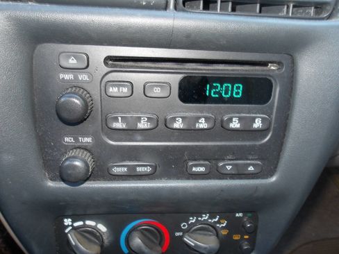 Used 2001 Chevrolet Cavalier Sedan image 10