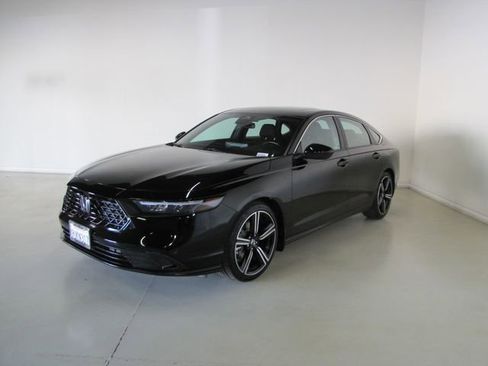 Certified 2025 Honda Accord Sport image 1