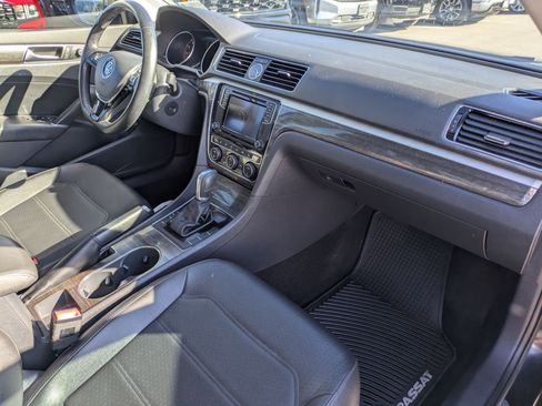 Used 2017 Volkswagen Passat 1.8T SE image 27