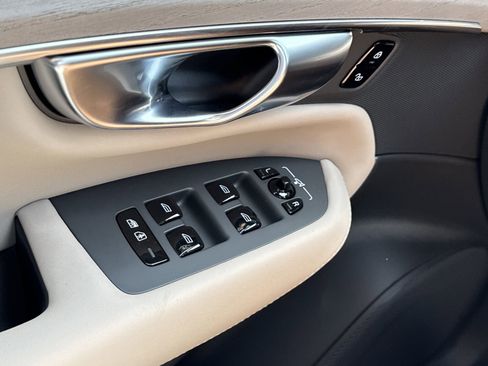 New 2026 Volvo XC90 T8 Ultra w/ Protection Package Premier AWD/4WD image 20