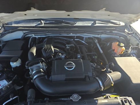 Used 2013 Nissan Xterra S image 18