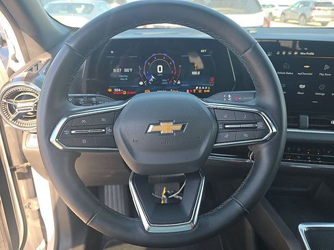 Used 2025 Chevrolet Equinox LT FWD image 34