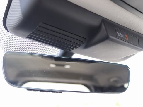 New 2025 Mitsubishi Outlander SE image 11