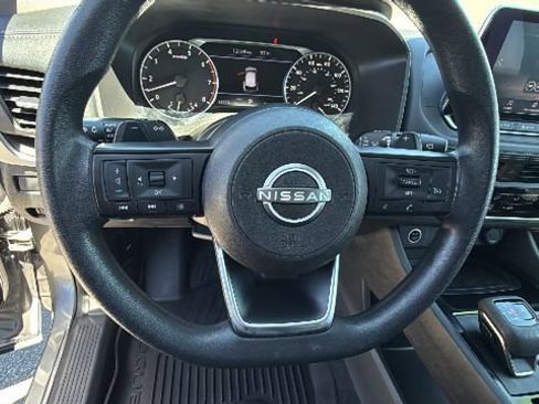 Used 2023 Nissan Rogue S AWD/4WD image 16