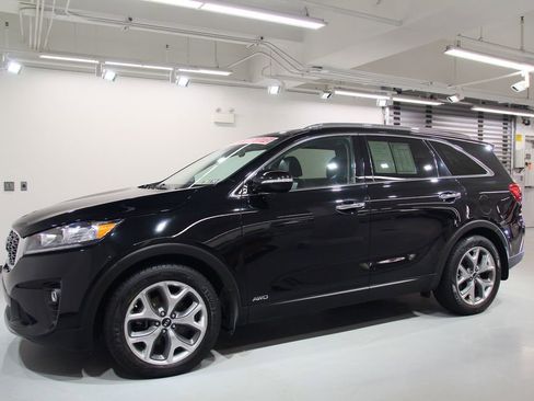 Used 2019 Kia Sorento EX AWD/4WD image 3