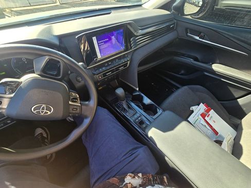 Used 2025 Toyota Camry LE image 15