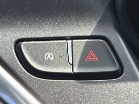 Used 2020 Chevrolet Blazer LT FWD image 18