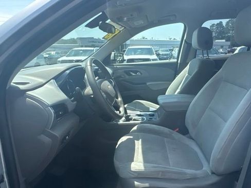 Used 2018 Chevrolet Traverse LT FWD image 9