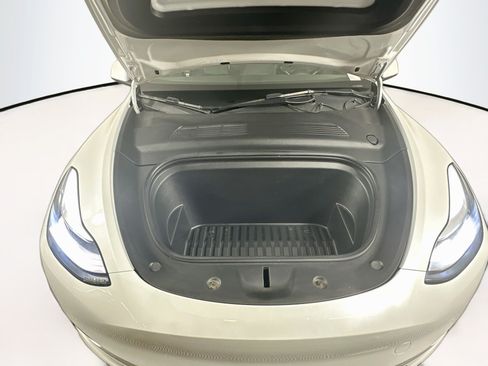 Used 2021 Tesla Model Y Long Range AWD/4WD image 31