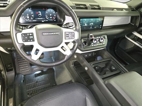 Certified 2024 Land Rover Defender 90 X-Dynamic SE image 17