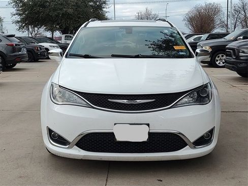 Certified 2019 Chrysler Pacifica Limited image 11