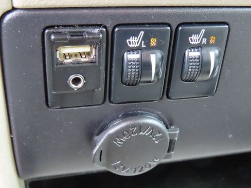 Used 2016 Toyota Sienna XLE w/ XLE Navigation Package FWD image 10