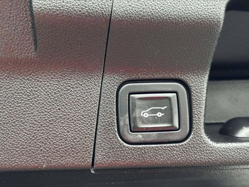 Used 2020 GMC Acadia SLT FWD image 7