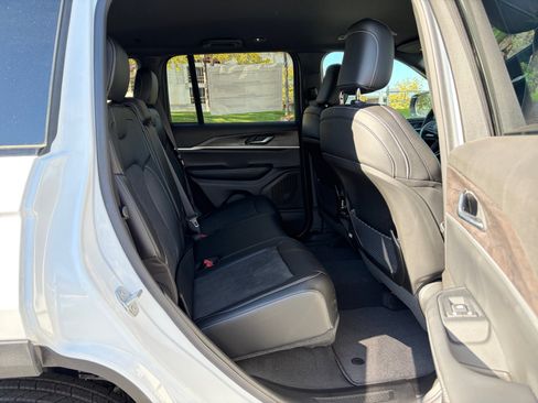 New 2026 Jeep Grand Cherokee Altitude AWD/4WD image 16