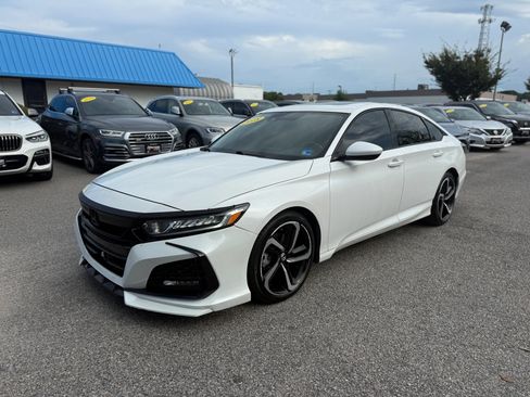 Used 2018 Honda Accord Sport image 4