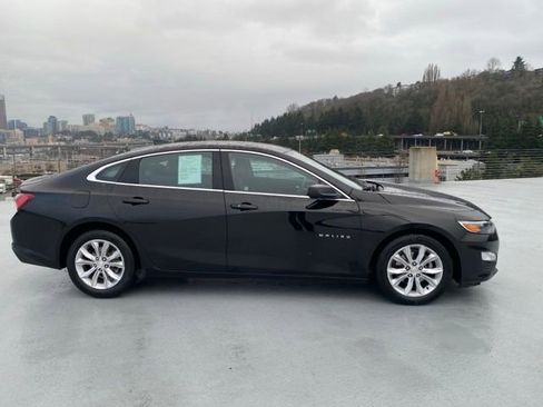 Used 2019 Chevrolet Malibu LT image 2