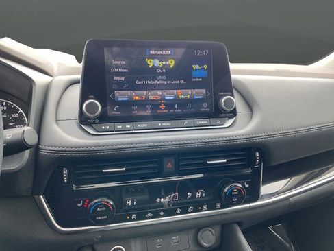 Used 2023 Nissan Rogue SL image 9