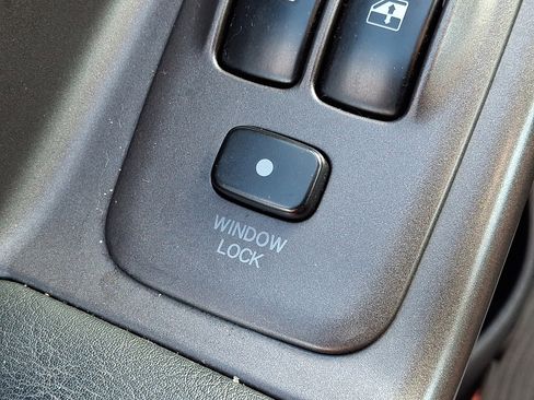 Used 2003 Hyundai Elantra GLS FWD image 24