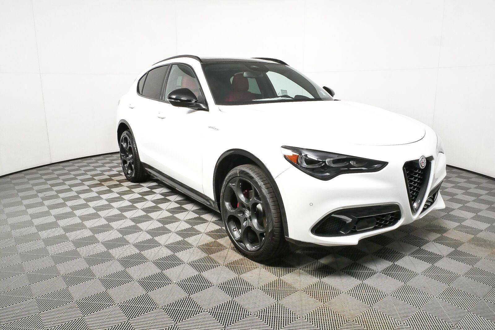 New 2026 Alfa Romeo Stelvio Sprint AWD/4WD image 27