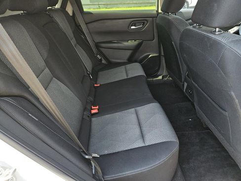 Used 2024 Nissan Rogue SV image 31