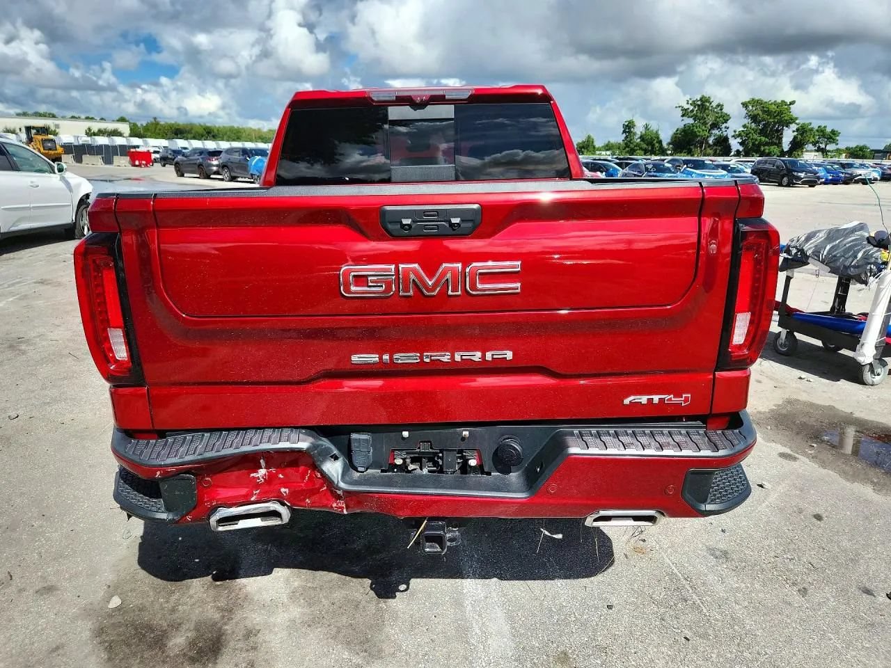 Used 2024 GMC Sierra 1500 AT4 w/ Technology Package AWD/4WD image 5