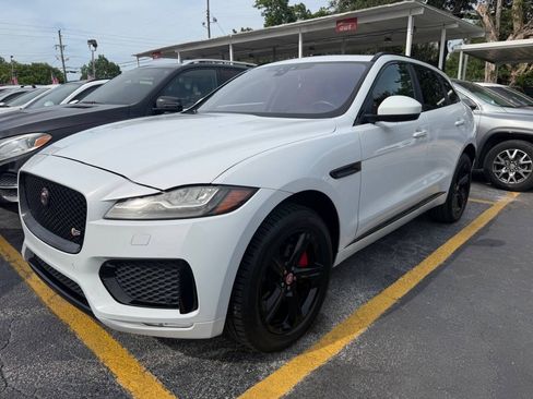 Used 2017 Jaguar F-PACE S AWD/4WD image 2