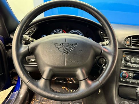 Used 2004 Chevrolet Corvette Z06 w/ Z06 Preferred Equipment Group RWD image 21