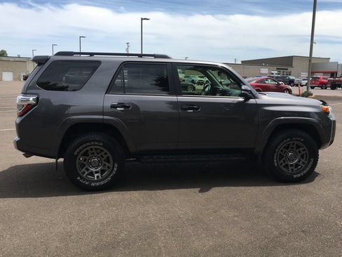 Used 2020 Toyota 4Runner Venture w/ Moonroof Package AWD/4WD image 7