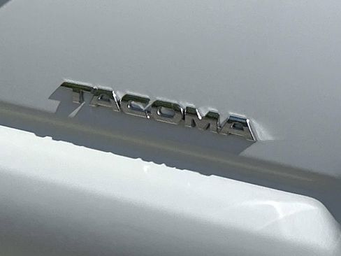 Used 2012 Toyota Tacoma 4x4 Access Cab w/ Convenience Pkg image 9