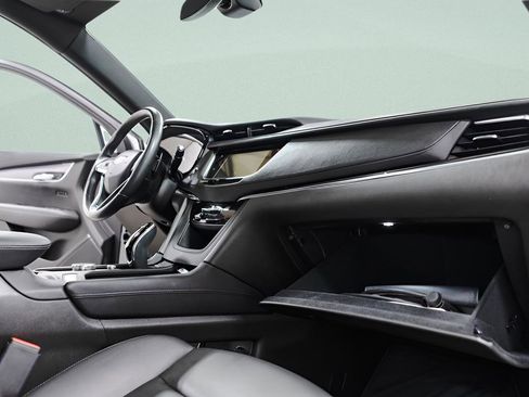 Used 2023 Cadillac XT6 Luxury image 41