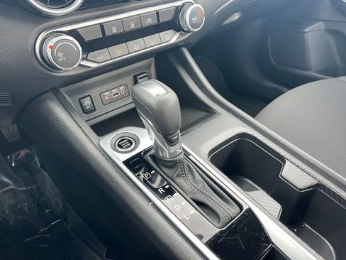 Used 2025 Nissan Sentra SV image 39