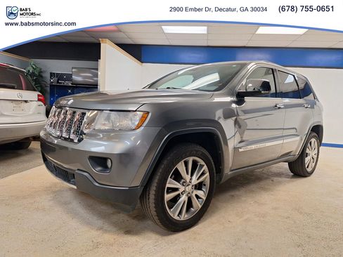 Used 2013 Jeep Grand Cherokee Overland w/ Advance Technology Group image 36