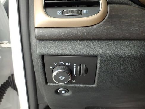 Used 2016 Jeep Grand Cherokee Laredo AWD/4WD image 26