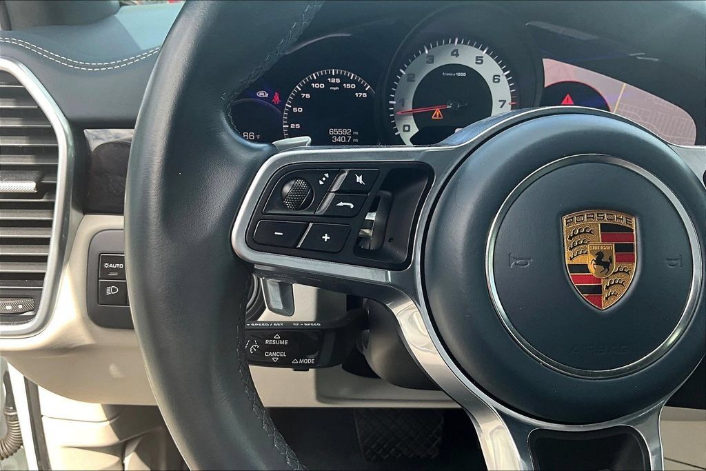 Used 2021 Porsche Cayenne Coupe AWD/4WD image 11